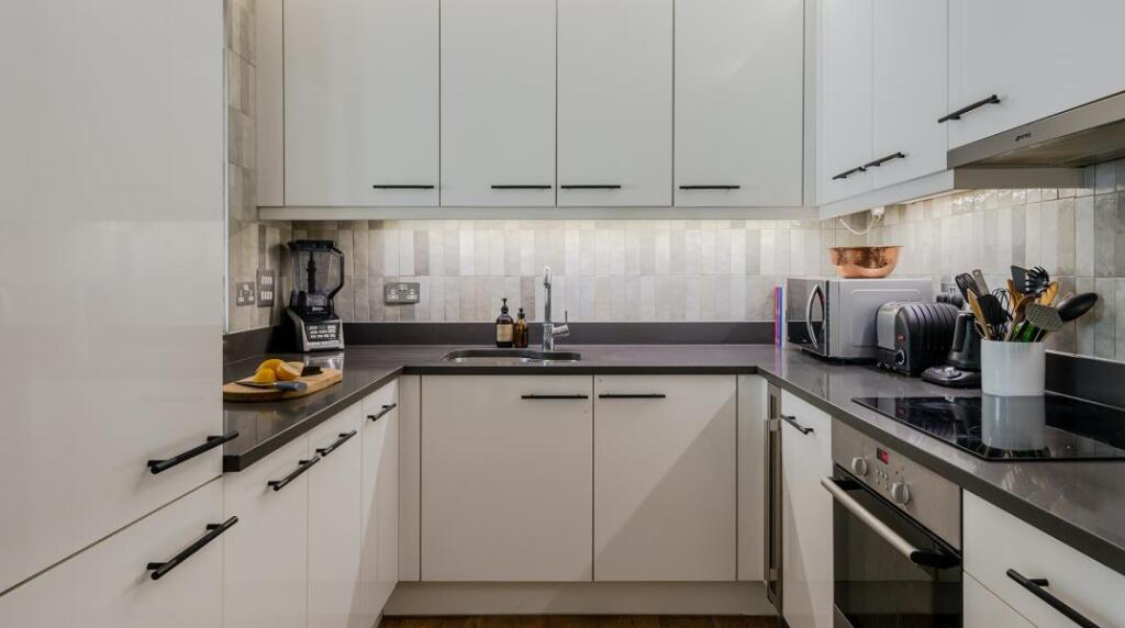 Apartment in London - View 5