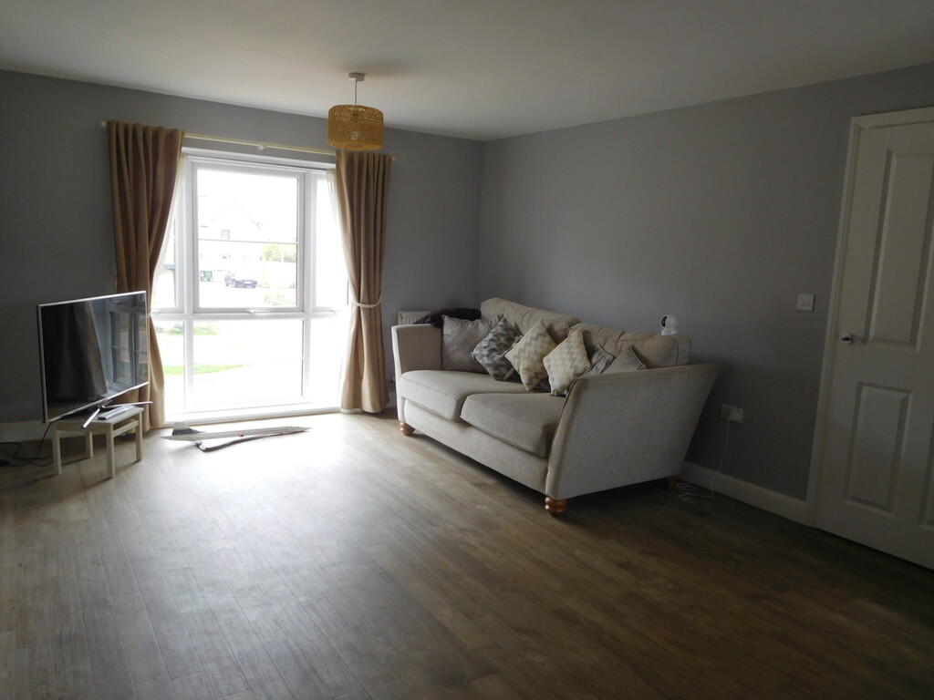 Dowsell Way, Yate photo 4