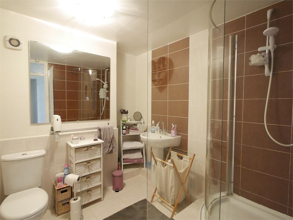 Apartment in Cardiff - View 5