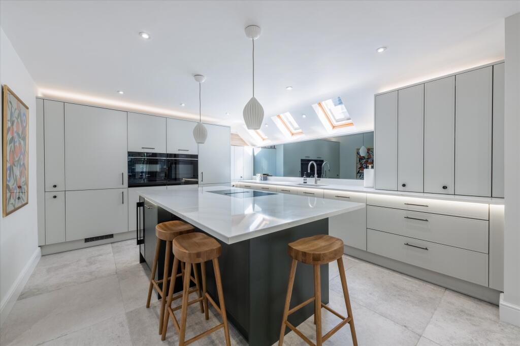 House in Sevenoaks, West Heath - View 4