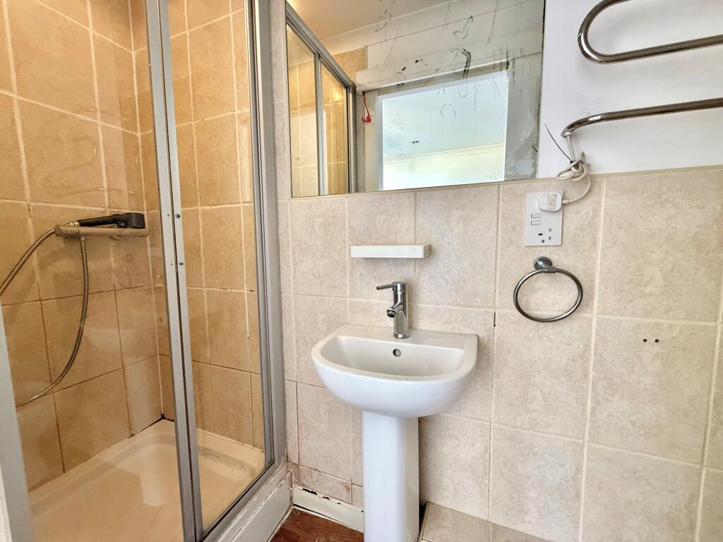 Apartment in Luton - More