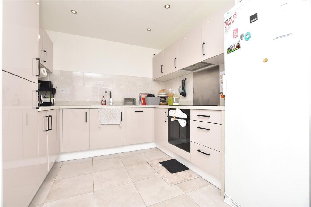 Roche Avenue, Leeds, West Yorkshire – pohled 3
