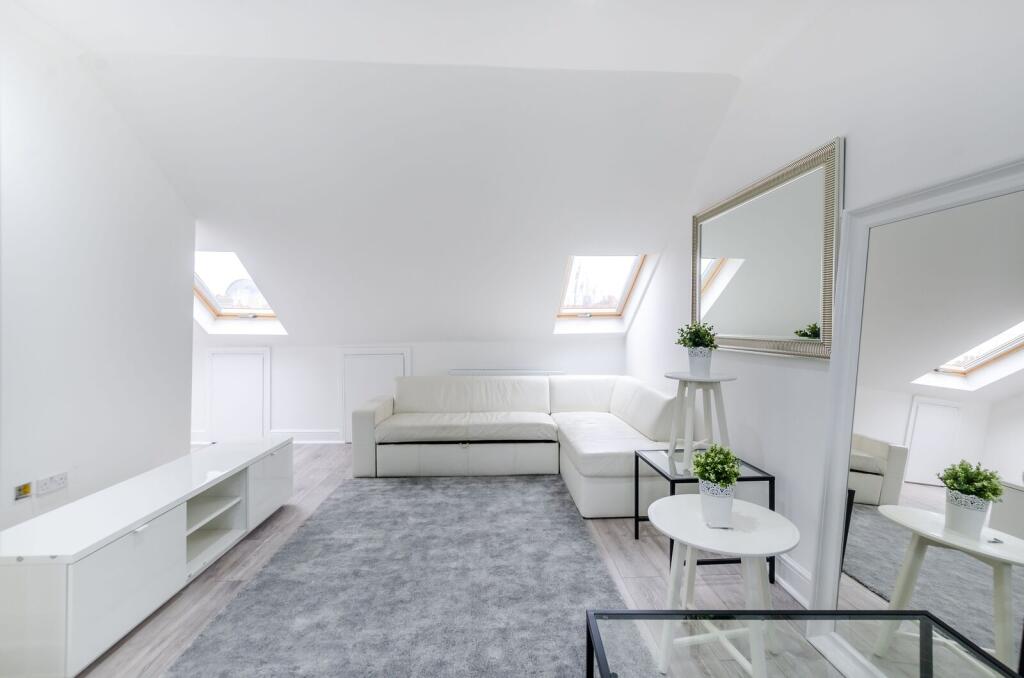 Apartment in London - View 5