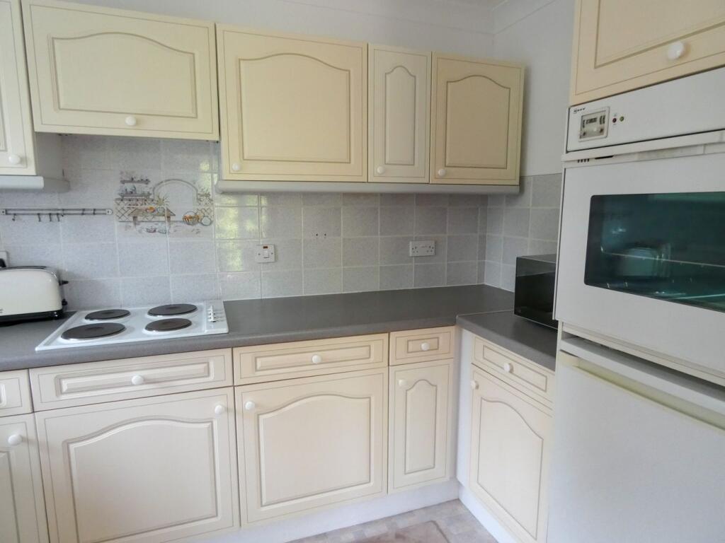 Apartment in Lymington - View 5