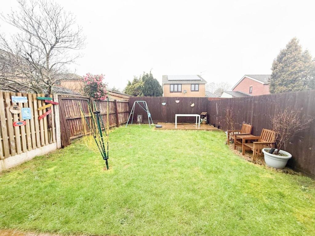 House in Cwmbrân, Hollybush, Cwmbran Central - View 2