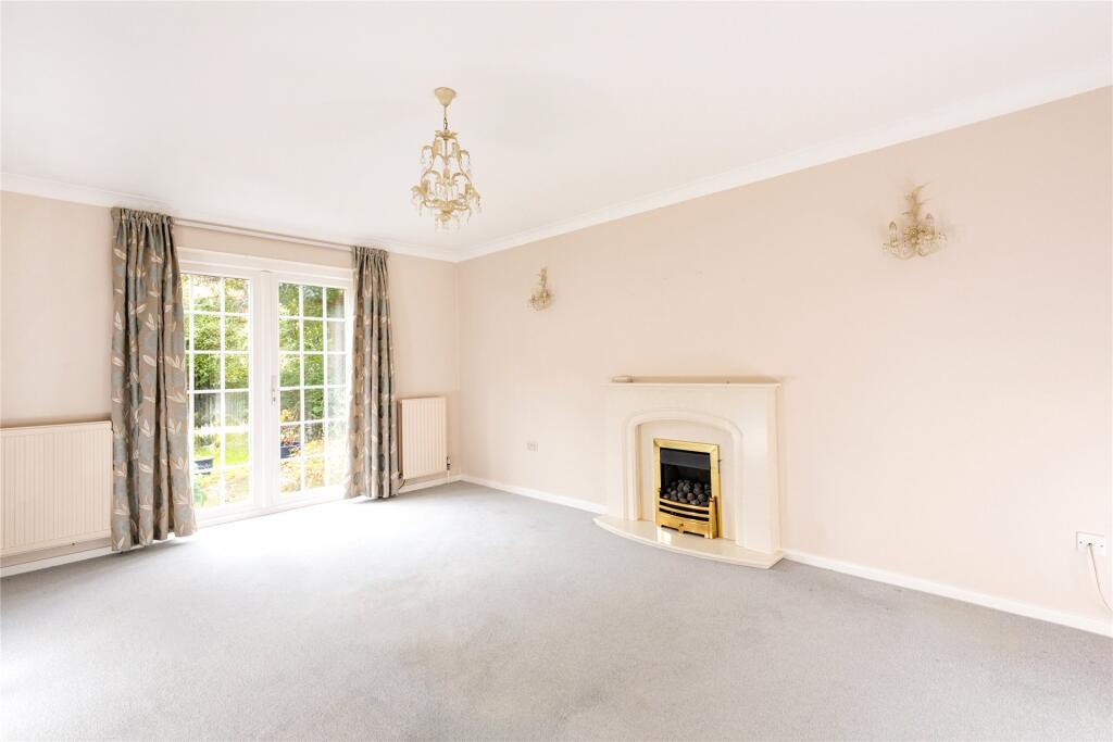 Cranes Close, Turvey, Bedfordshire, MK43 photo 2