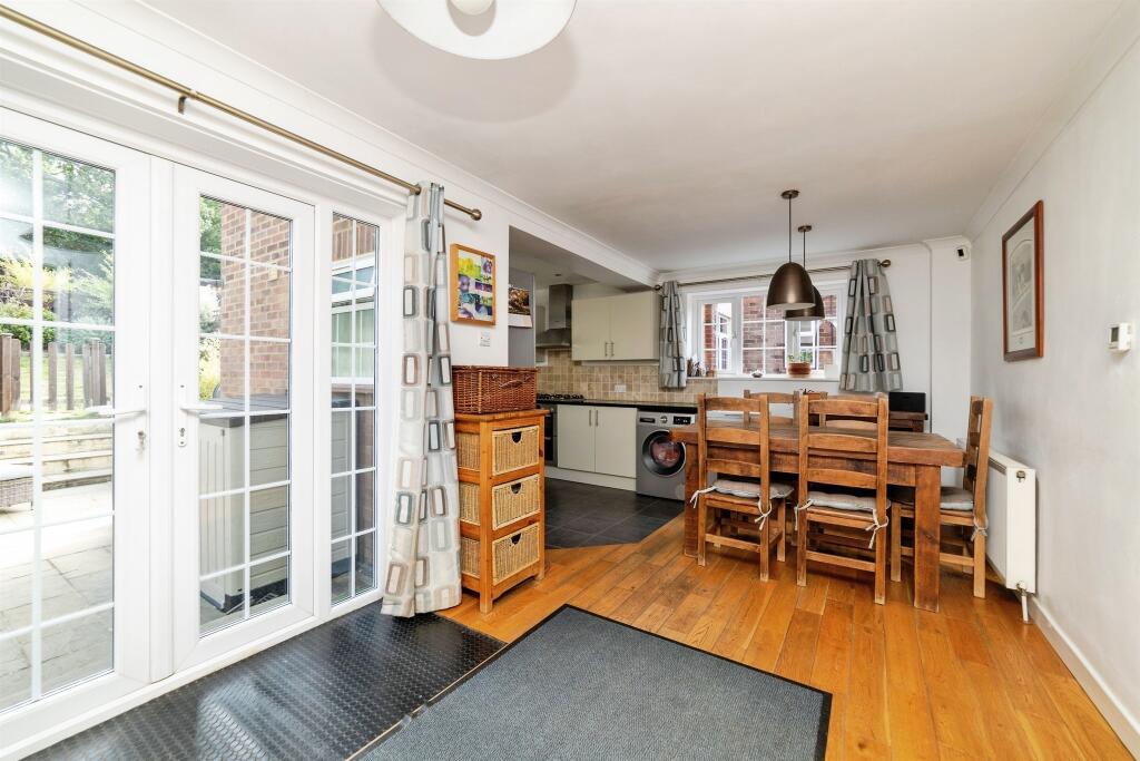 House in East Hertfordshire, Stapleford - View 4