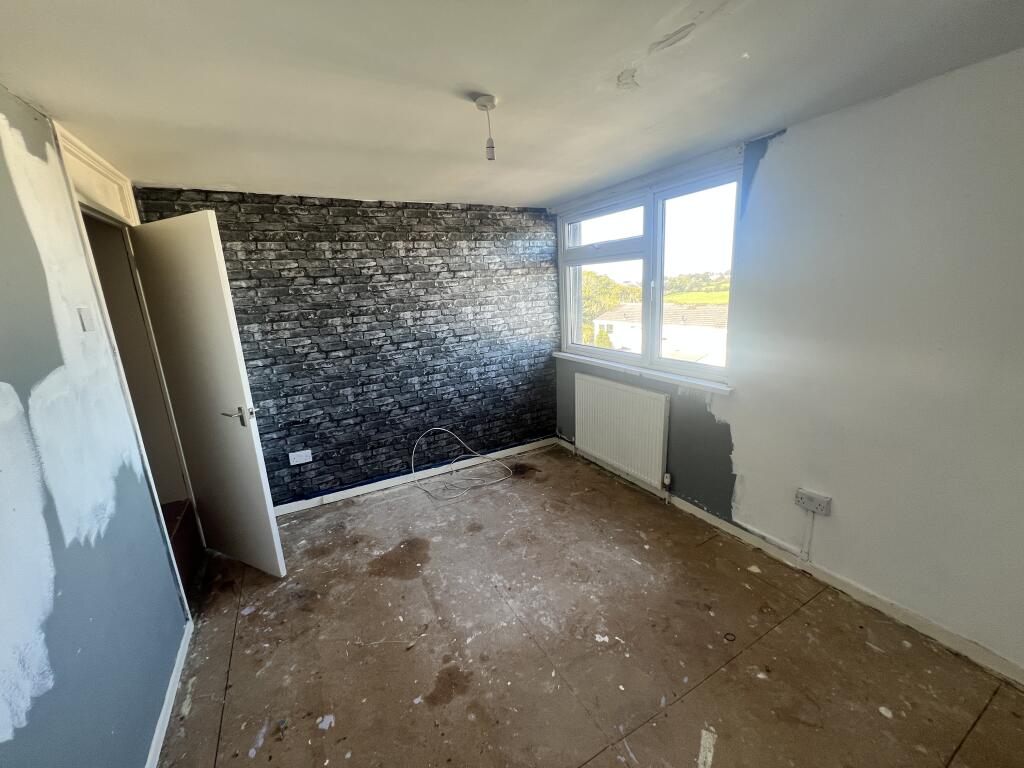 House in Plymouth, Southway - View 4