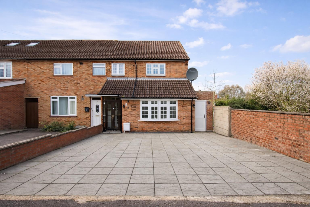 Main image of property: Cleveland Crescent, Borehamwood