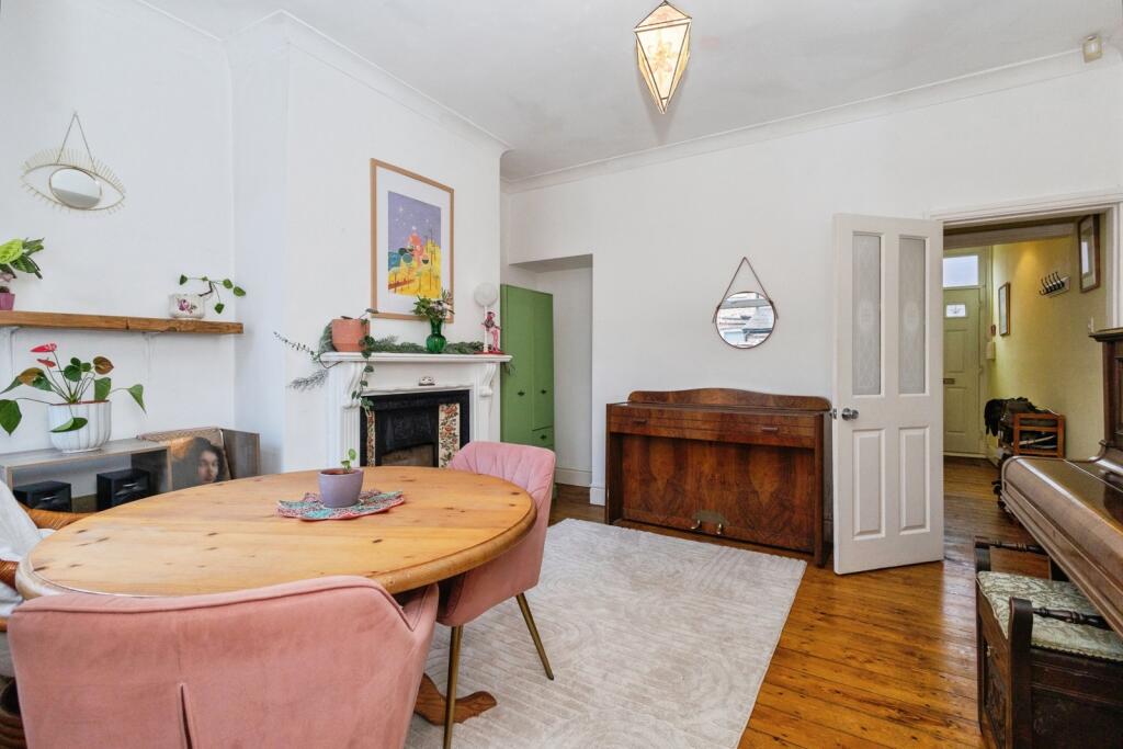 House in Manchester, Victoria Park, Fallowfield - View 2