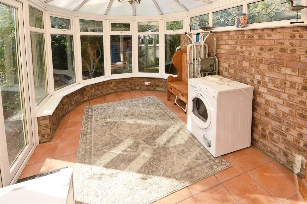 House in Braintree, Rayne - More