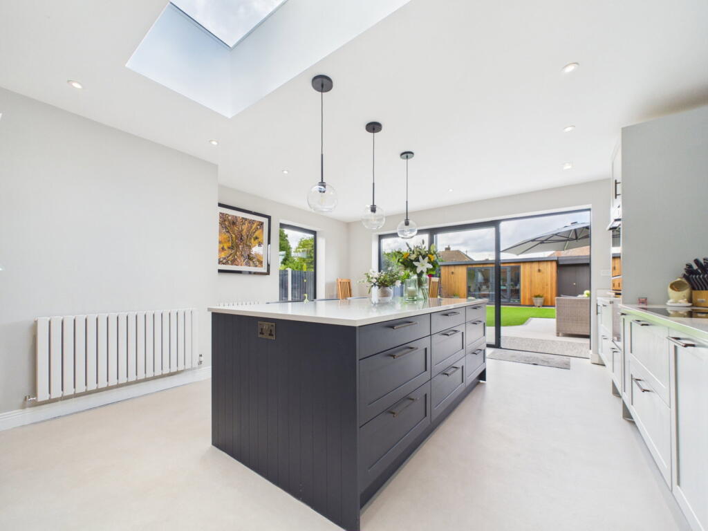 House in Slough, Windsor and Maidenhead - View 2