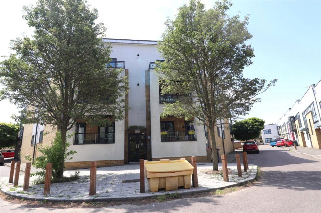 Main image of property: Courtyard Mews, Waterstone Park, Greenhithe, Kent, DA9