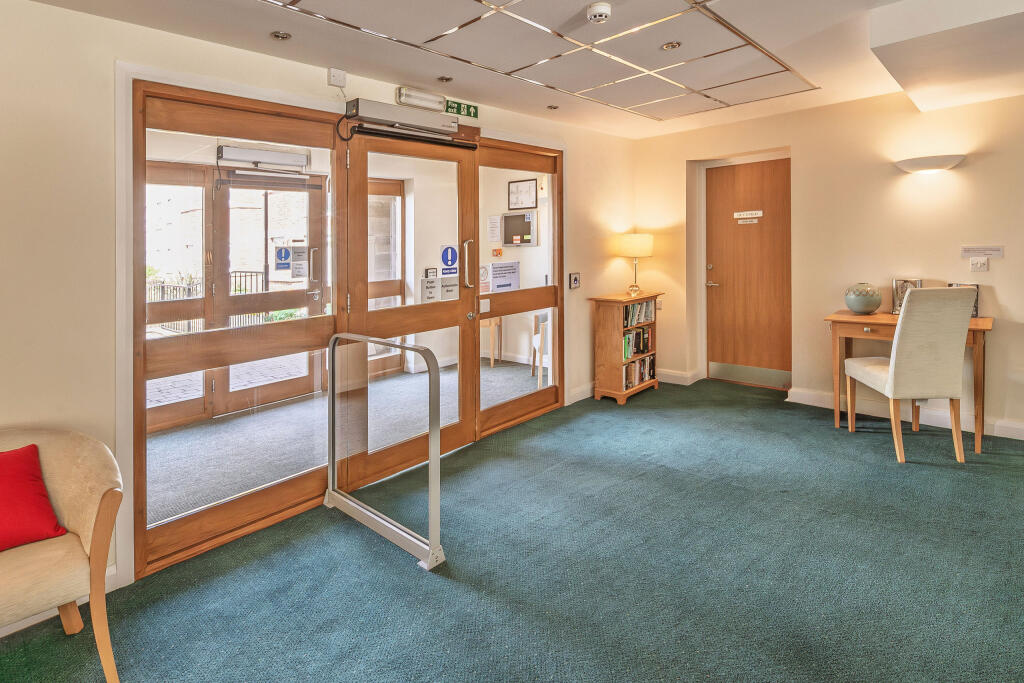Apartment in Newcastle upon Tyne - View 5