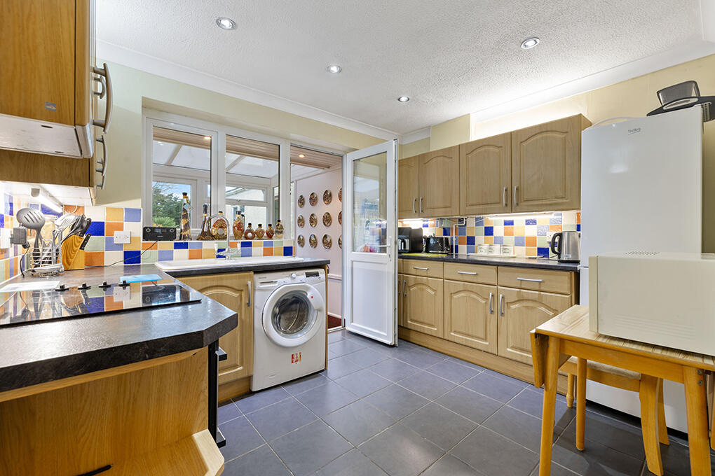 Tangmere Gardens, Aldwick, Bognor Regis, West Sussex, PO21 photo 2