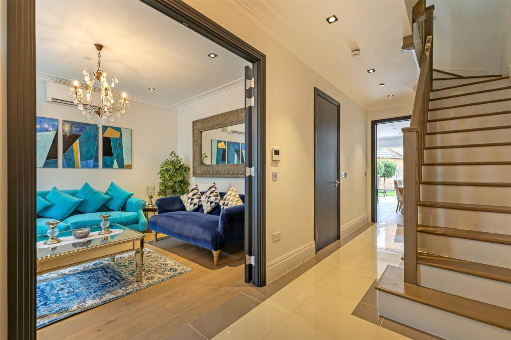 House in Twickenham - View 5
