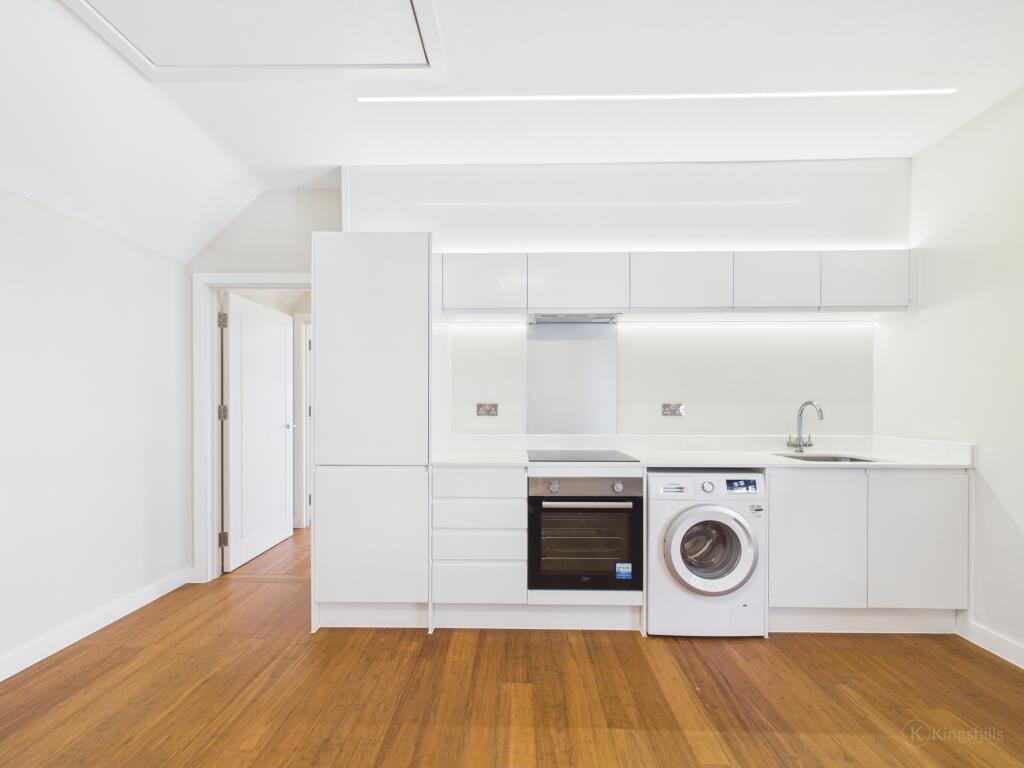 Apartment in High Wycombe, Sands - View 4