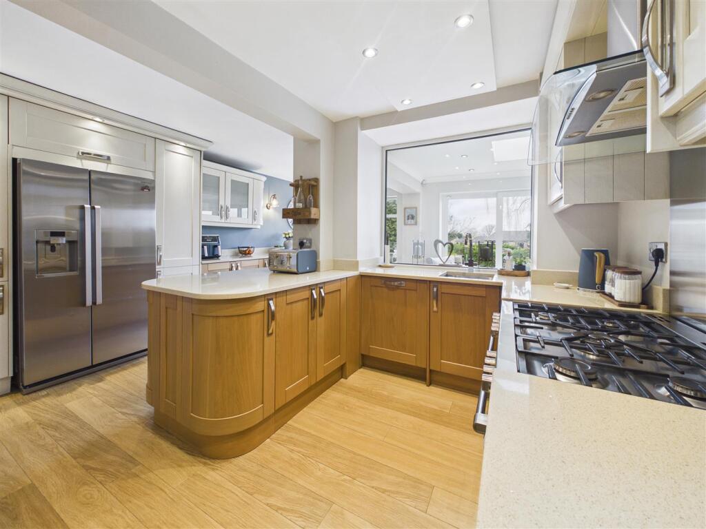 Hilltop Road, Dronfield photo 4
