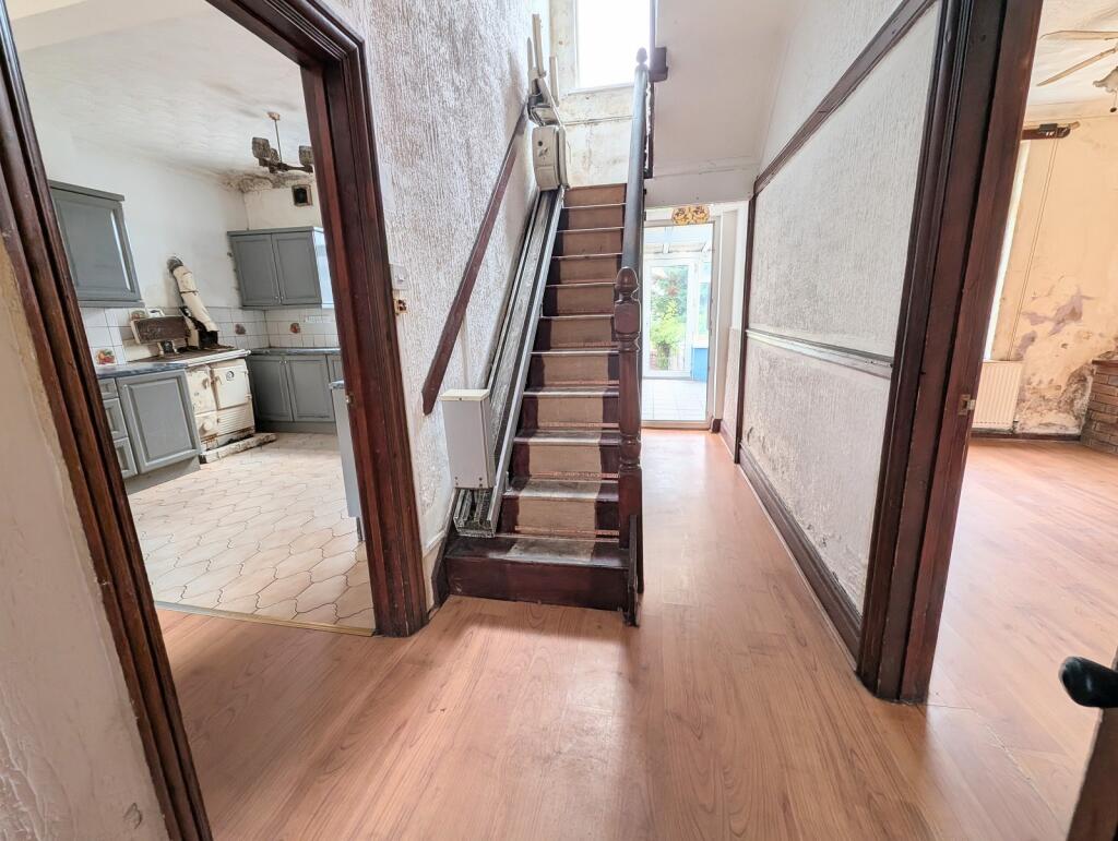 House in Ystalyfera, Neath Port Talbot - View 4