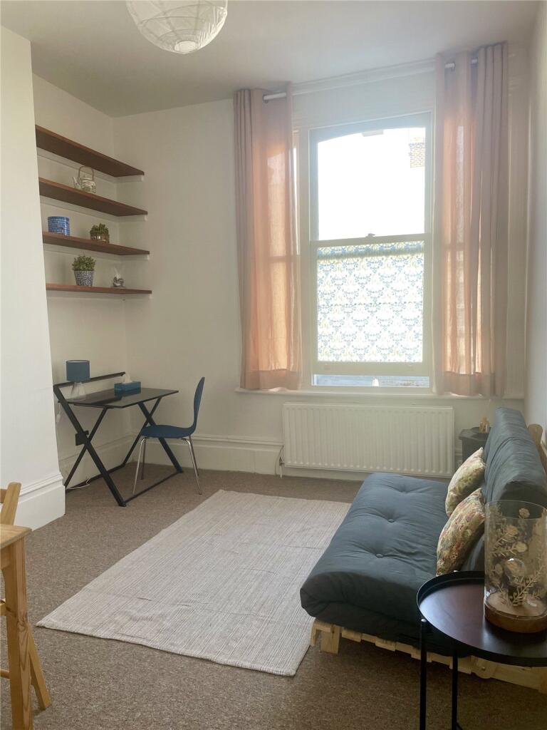 Apartment in London - View 5