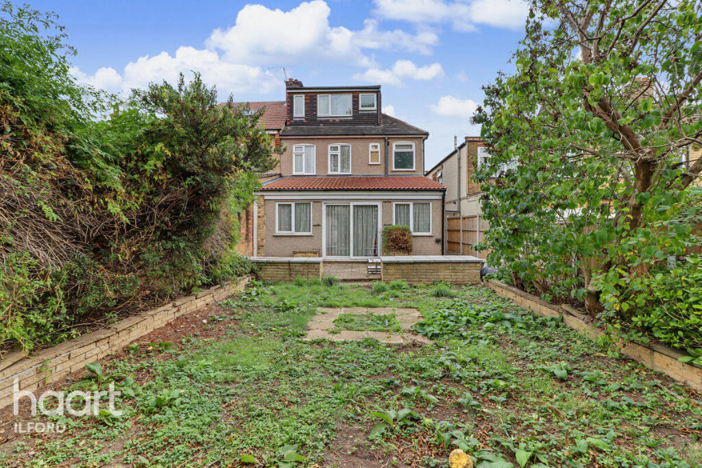Rochester Gardens, Ilford photo 2