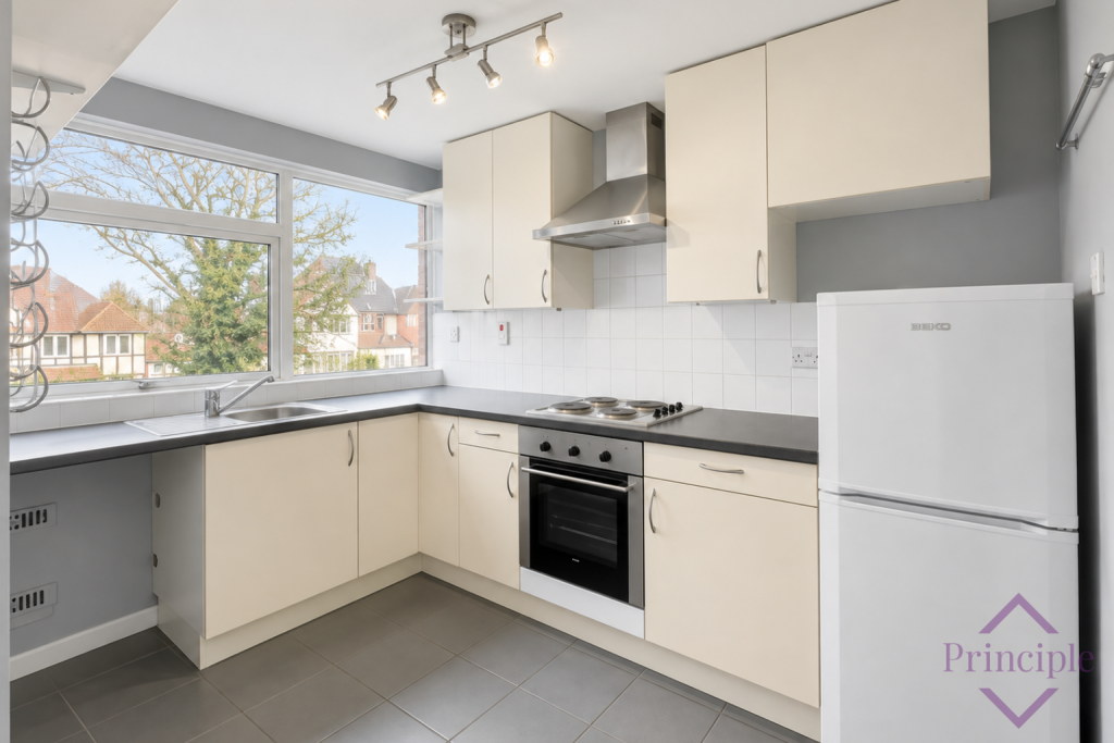 Apartment in Birmingham, Springfield - View 2