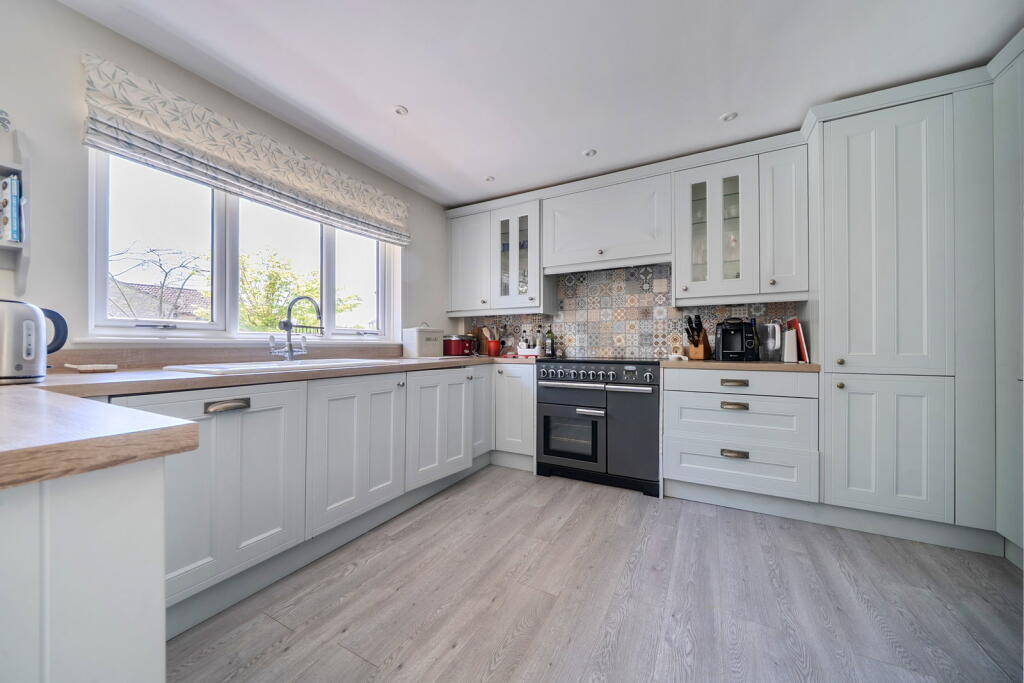 House in Swindon, Melksham Without - More