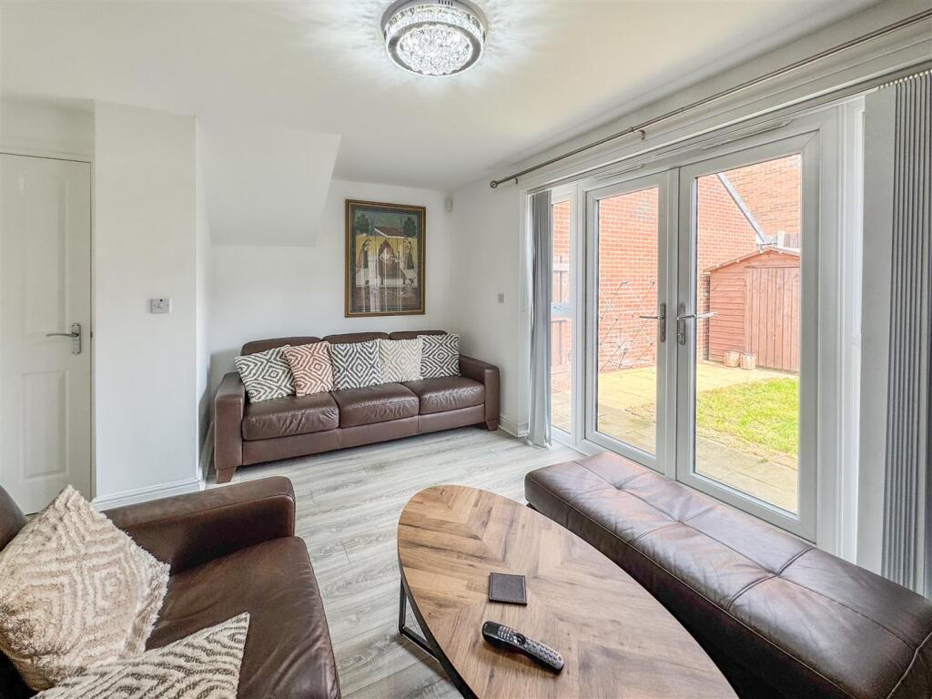 House in Gateshead, Eighton Banks, Low Fell - More