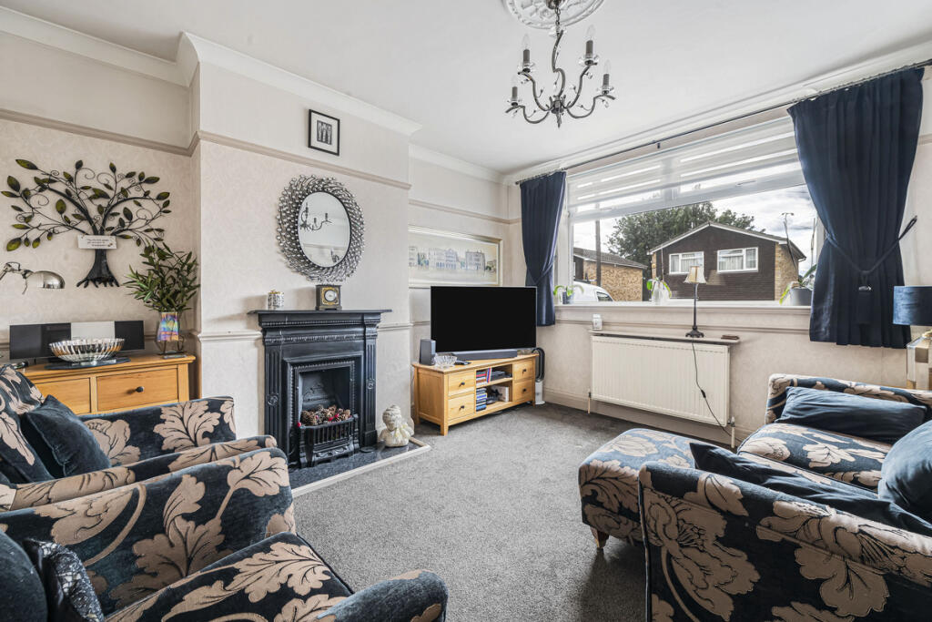 Eldon Road, Caterham, CR3 photo 2