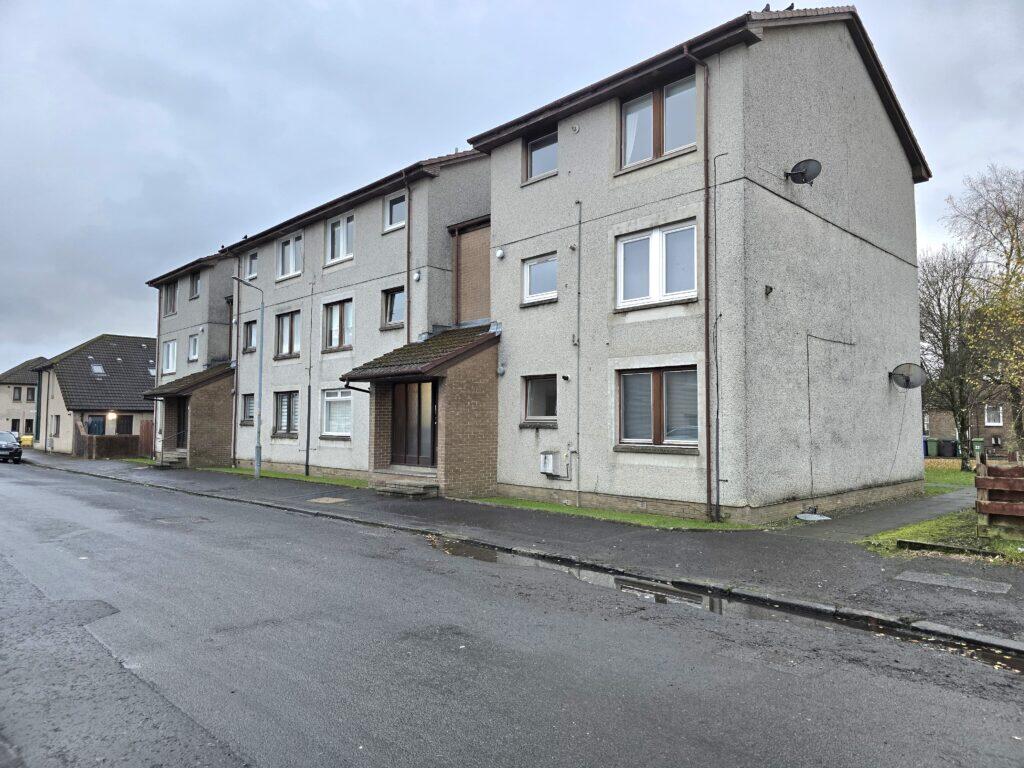 Main image of property: 6 Argyll Street, Flat F, Alexandria, G83 0QN