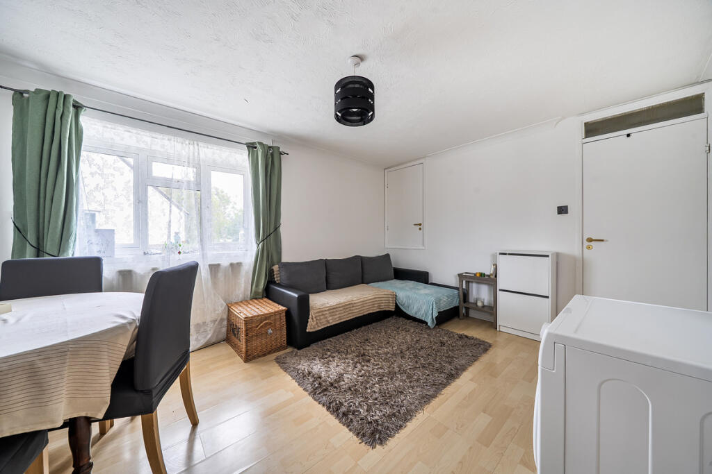 Apartment in London, Morden - View 4