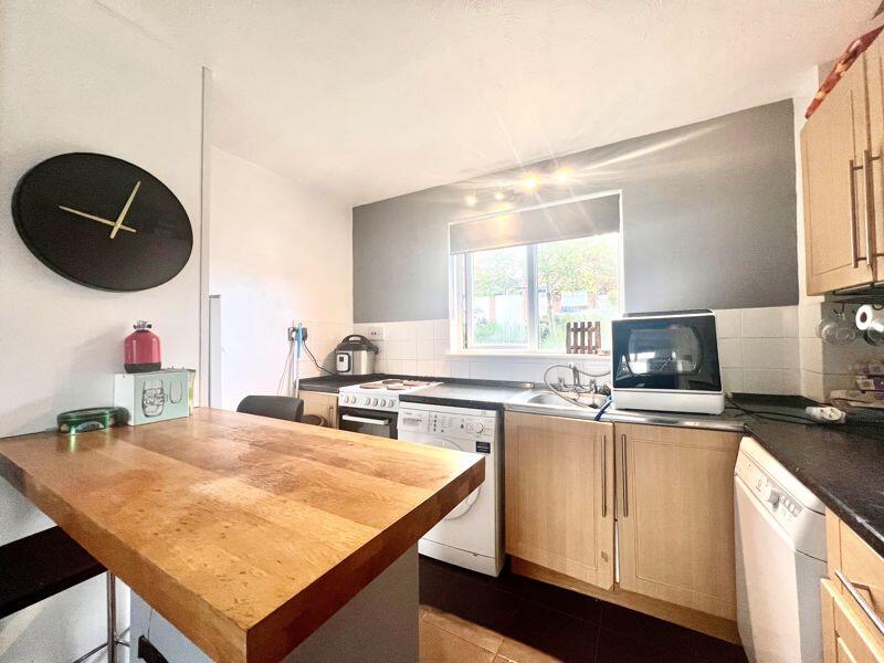 Apartment in Calne, Quemerford - View 4