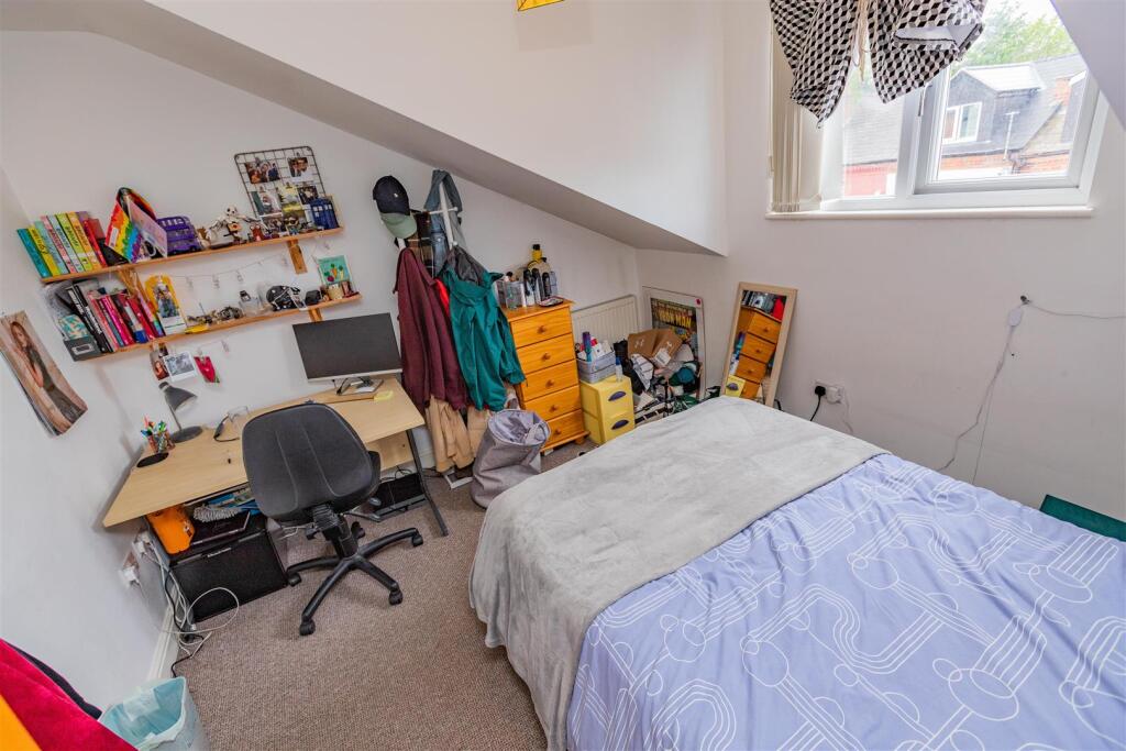 6 bedroom house for rent