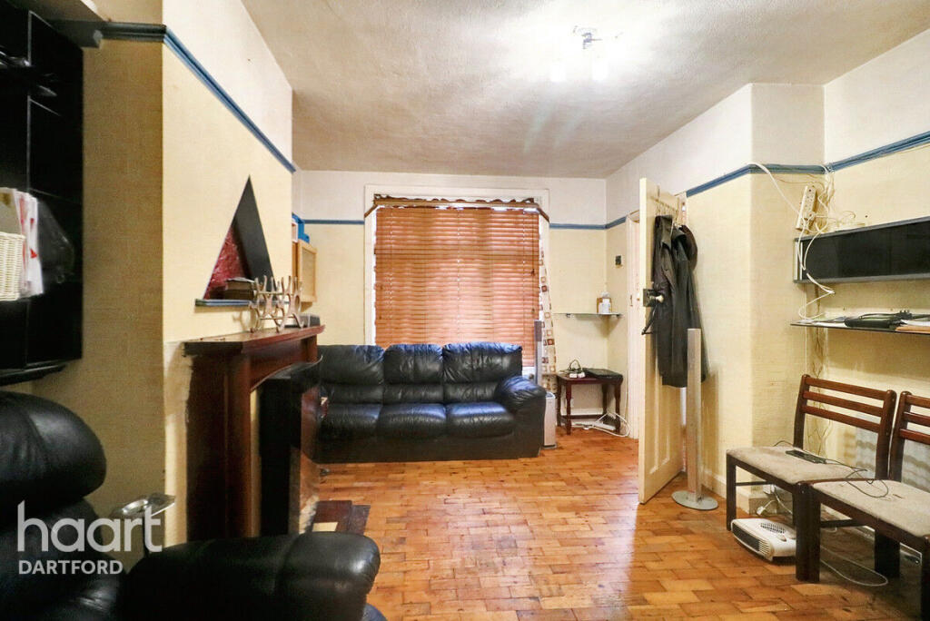 House in Gravesham, Northfleet - View 2