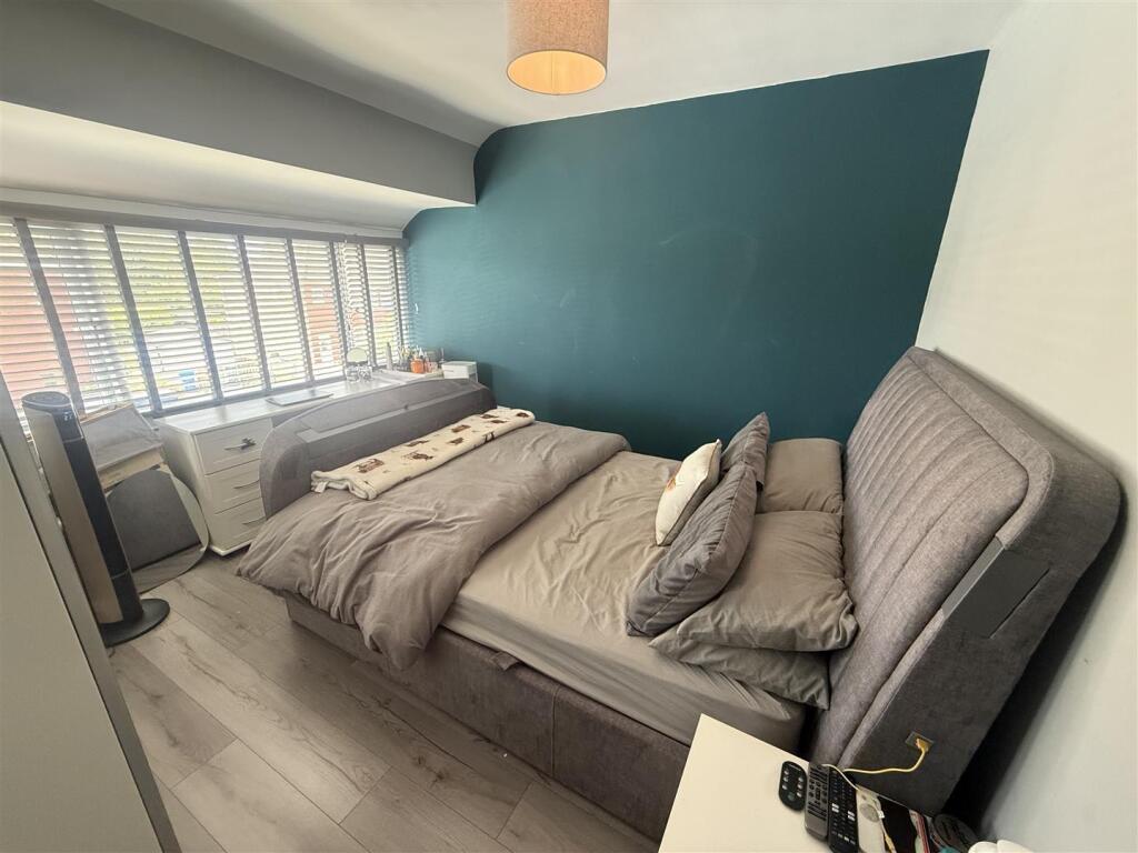 House in Stockport, Greater Manchester - View 5