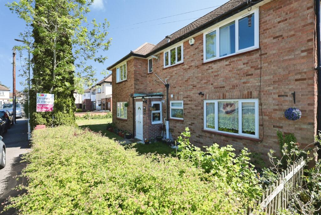 Main image of property: Lansdowne Close, Watford