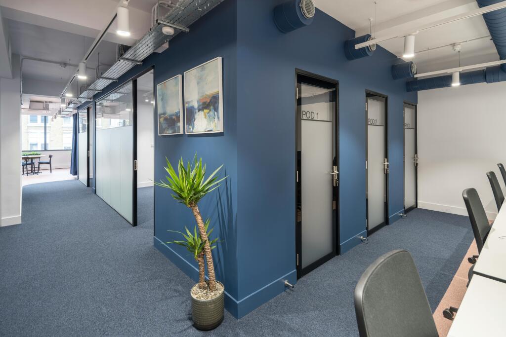 Pods/meeting rooms