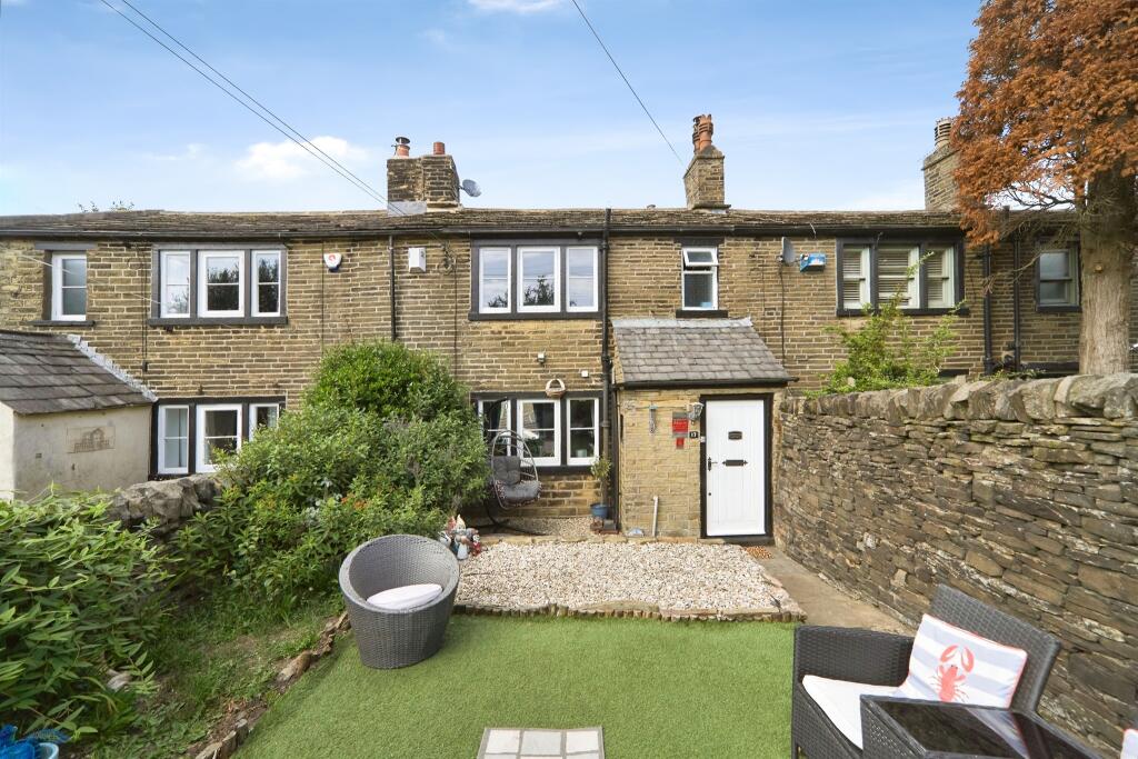 Main image of property: Cliffe View, Allerton, Bradford