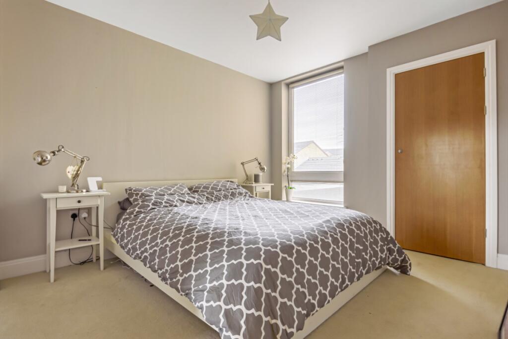 Apartment in London - View 3