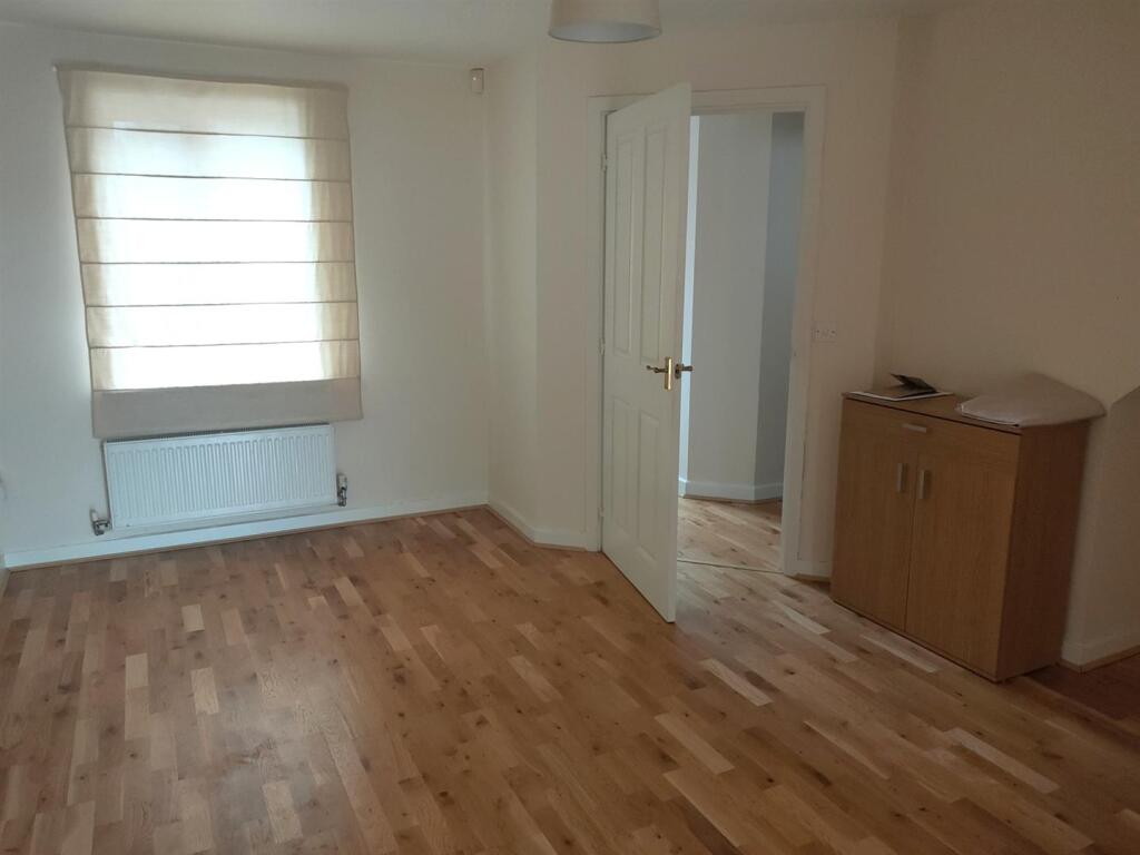 Main image of property: Hollands Way, Kegworth