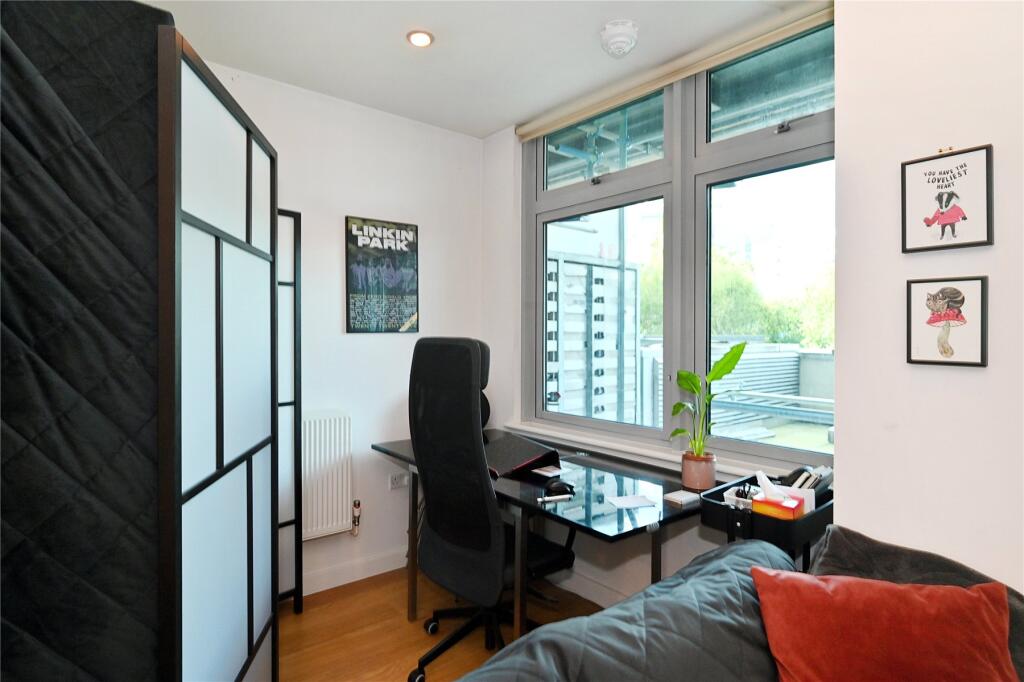 Ross Way, London, E14 - View 6