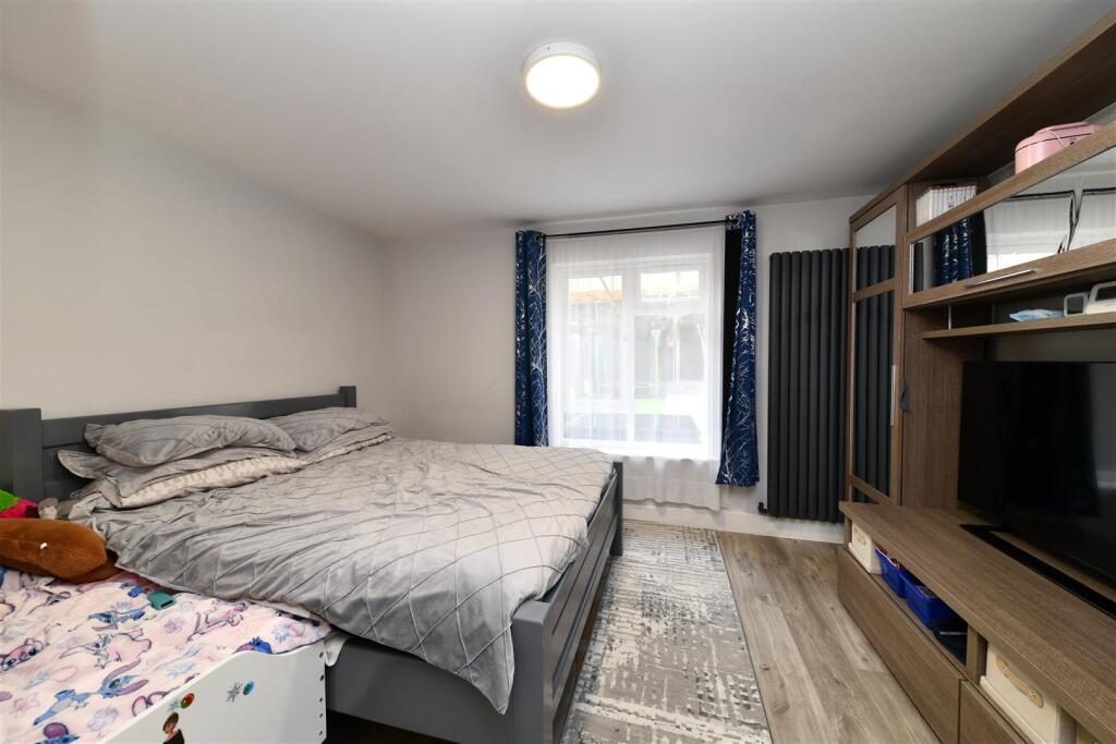 Apartment in Stevenage, Bedwell - View 5