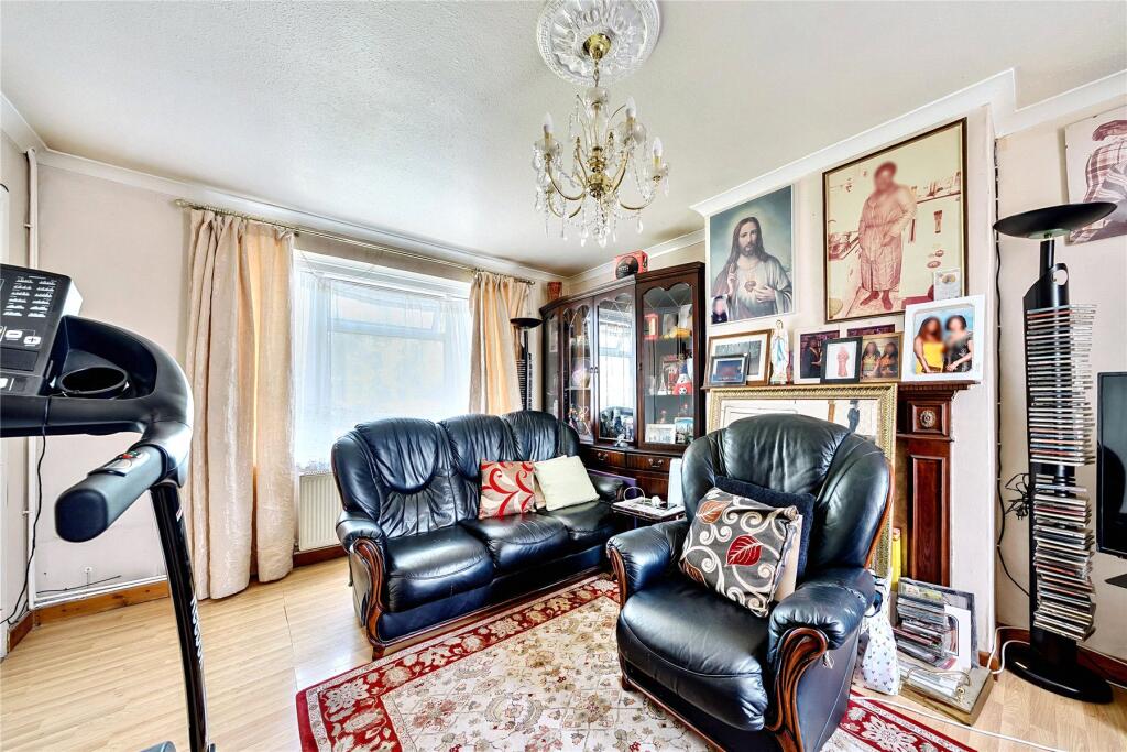 House in Orpington, Broom Hill, Ramsden - More