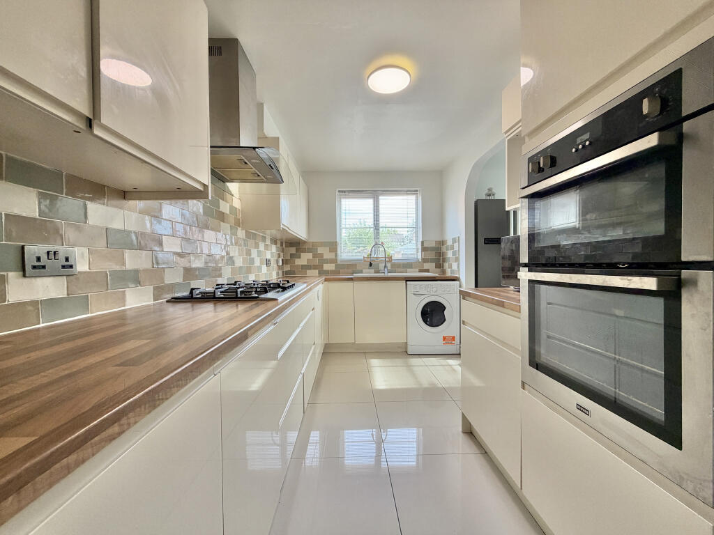 House in Wakefield, Alverthorpe - View 2