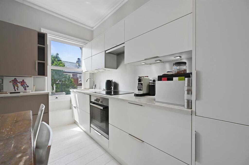 Apartment in London, Kensal Town, Maida Hill - View 4