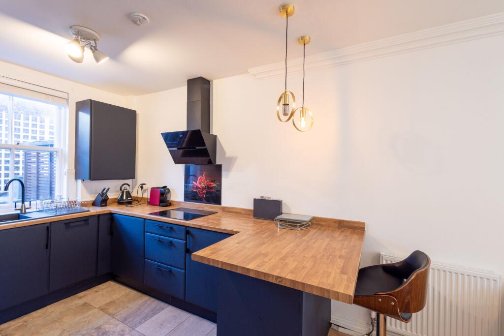 House in Leeds, Little Woodhouse, Hyde Park - View 4