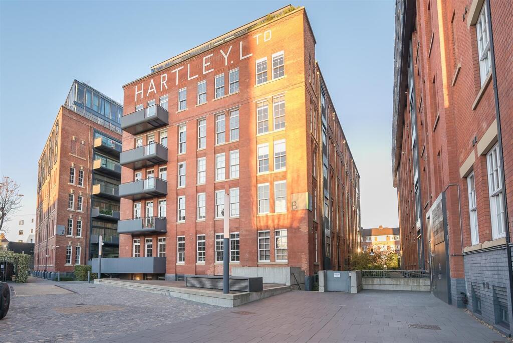 Main image of property: Green Walk, London