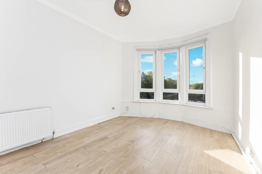 Apartment in Glasgow, Budhill - View 2