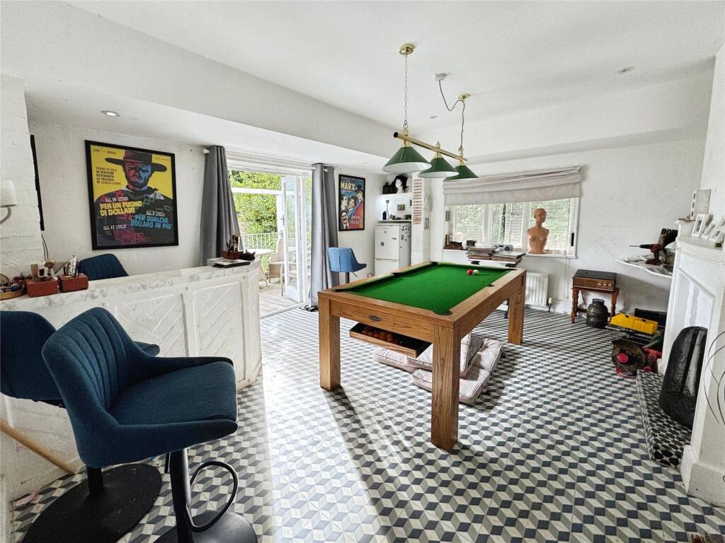 St. Helens Park Road, Hastings, East Sussex, TN34 photo 2