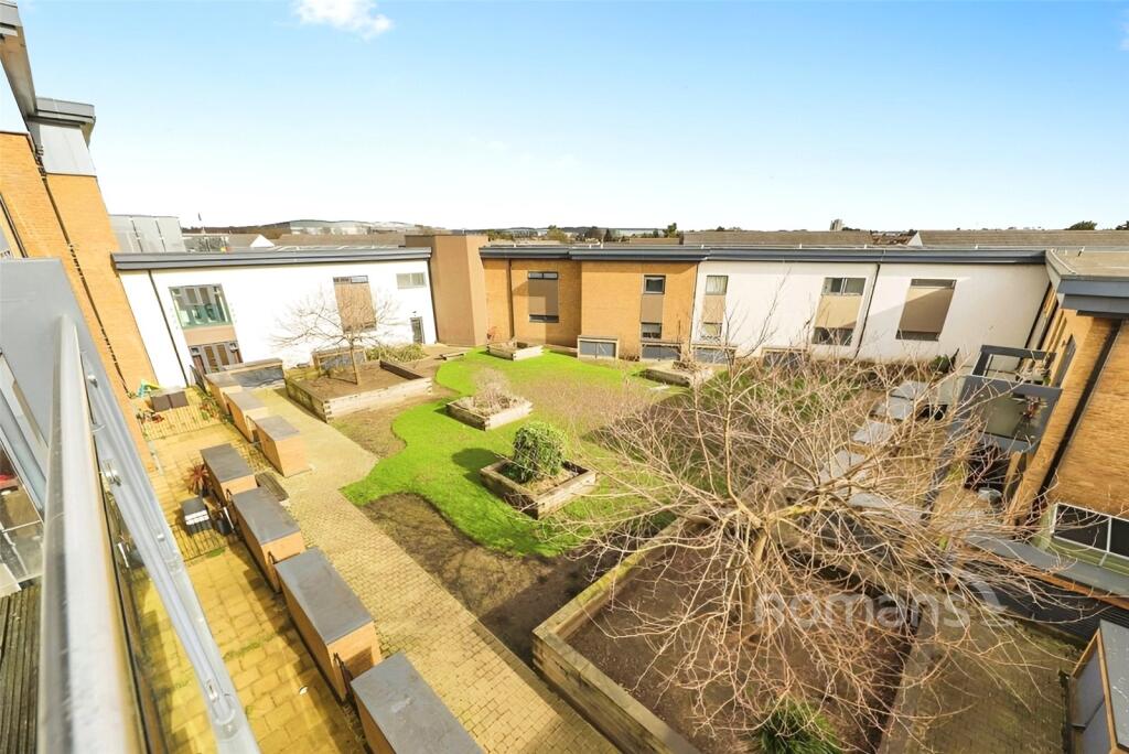Wintergreen Boulevard, West Drayton photo 3